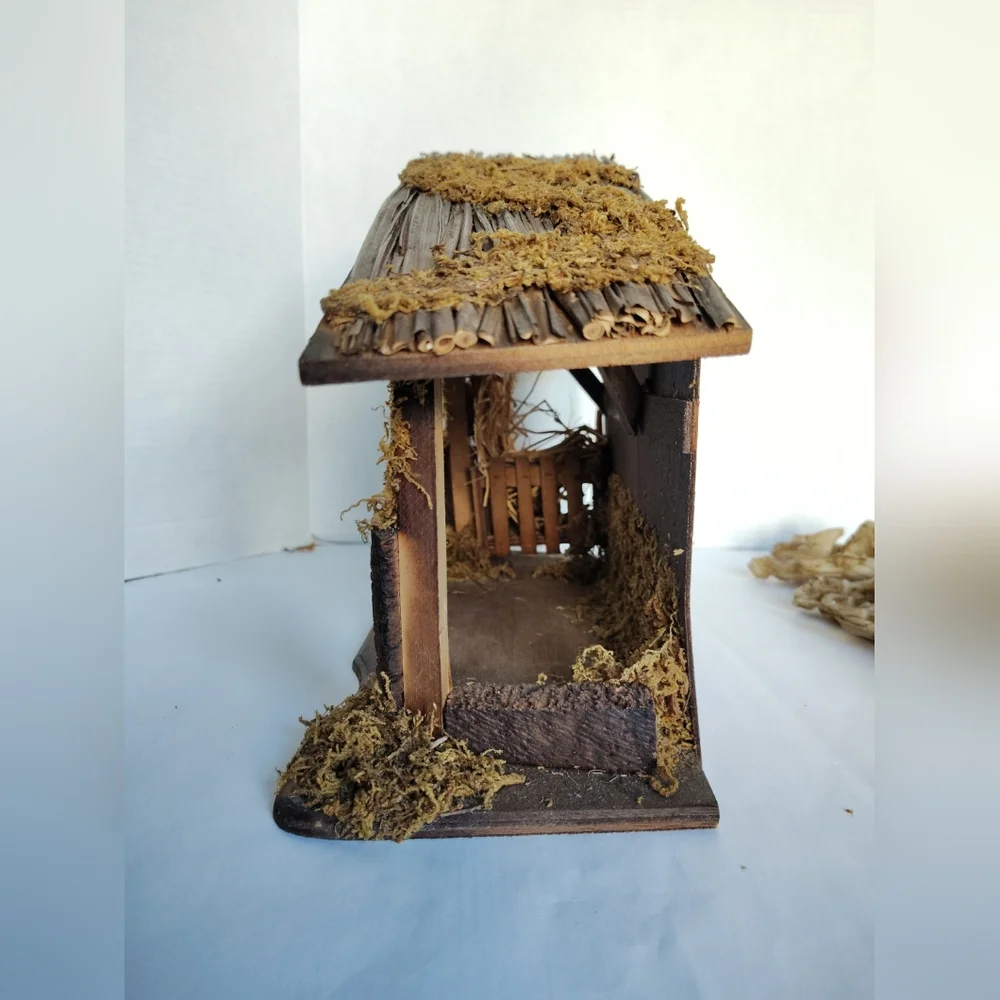 KMART Vintage 12 Piece Figures Nativity Set Wooden Stable Winter Christmas Decor